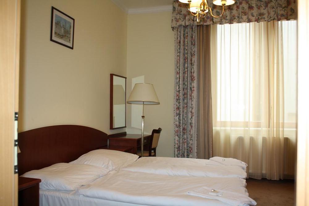 Hotel Petr Karlovy Vary Luaran gambar