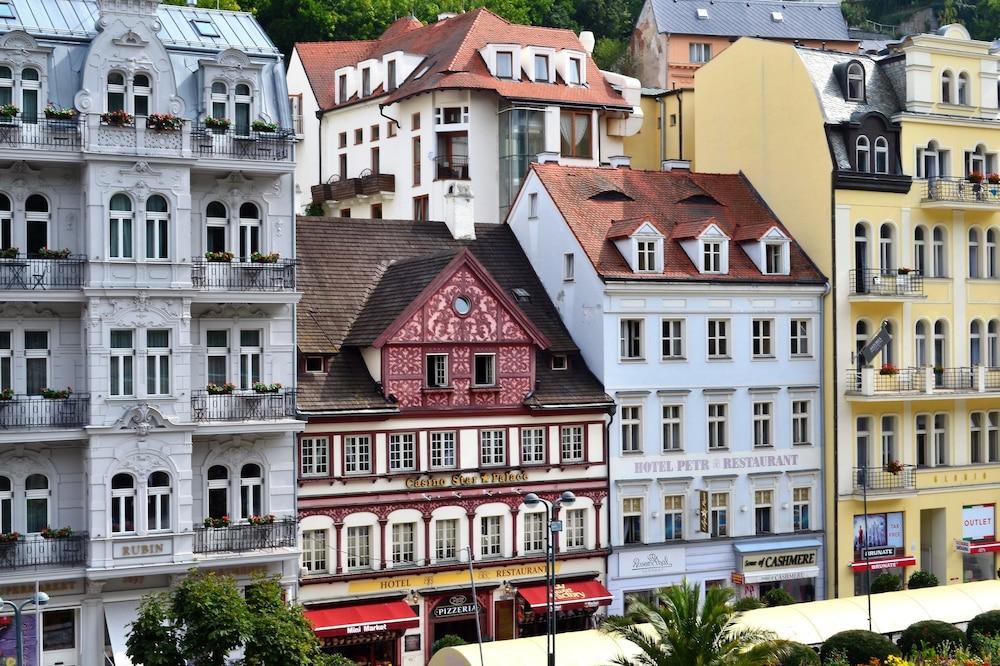 Hotel Petr Karlovy Vary Luaran gambar