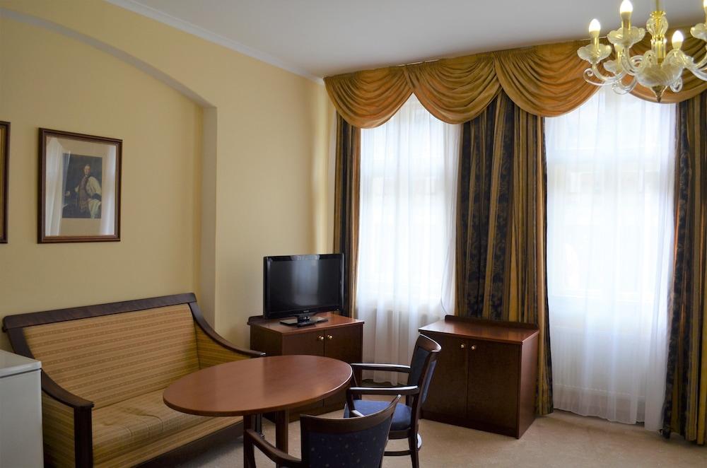 Hotel Petr Karlovy Vary Luaran gambar