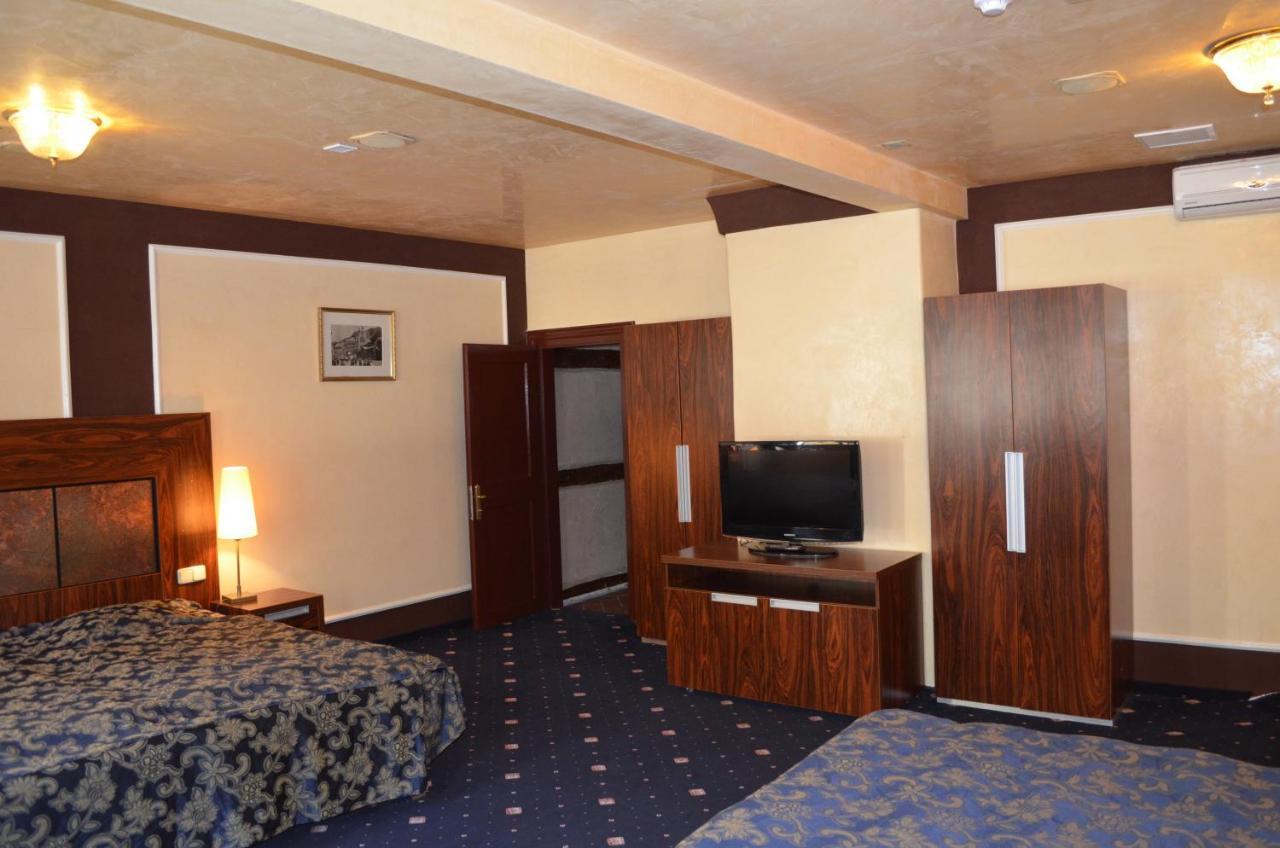 Hotel Petr Karlovy Vary Luaran gambar