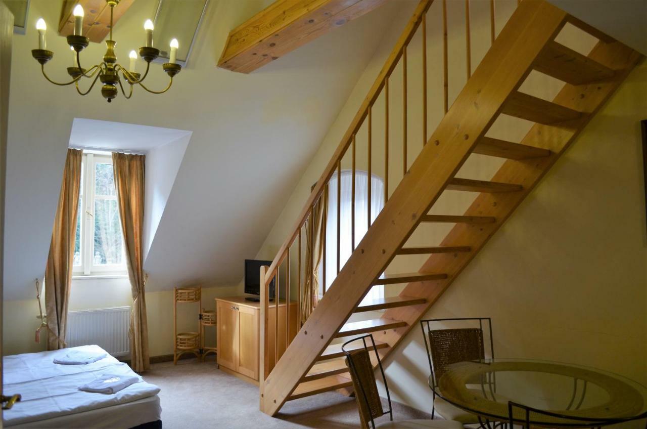 Hotel Petr Karlovy Vary Luaran gambar