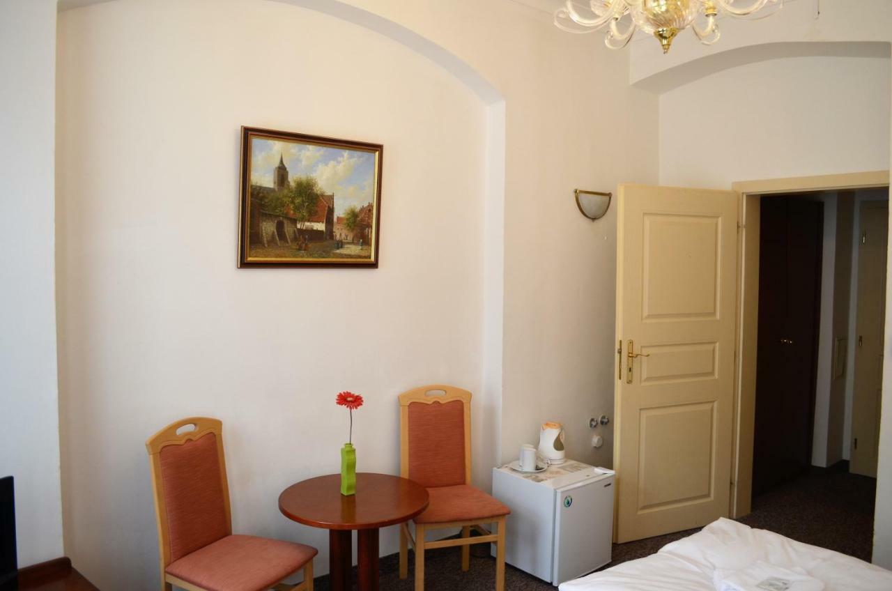 Hotel Petr Karlovy Vary Luaran gambar