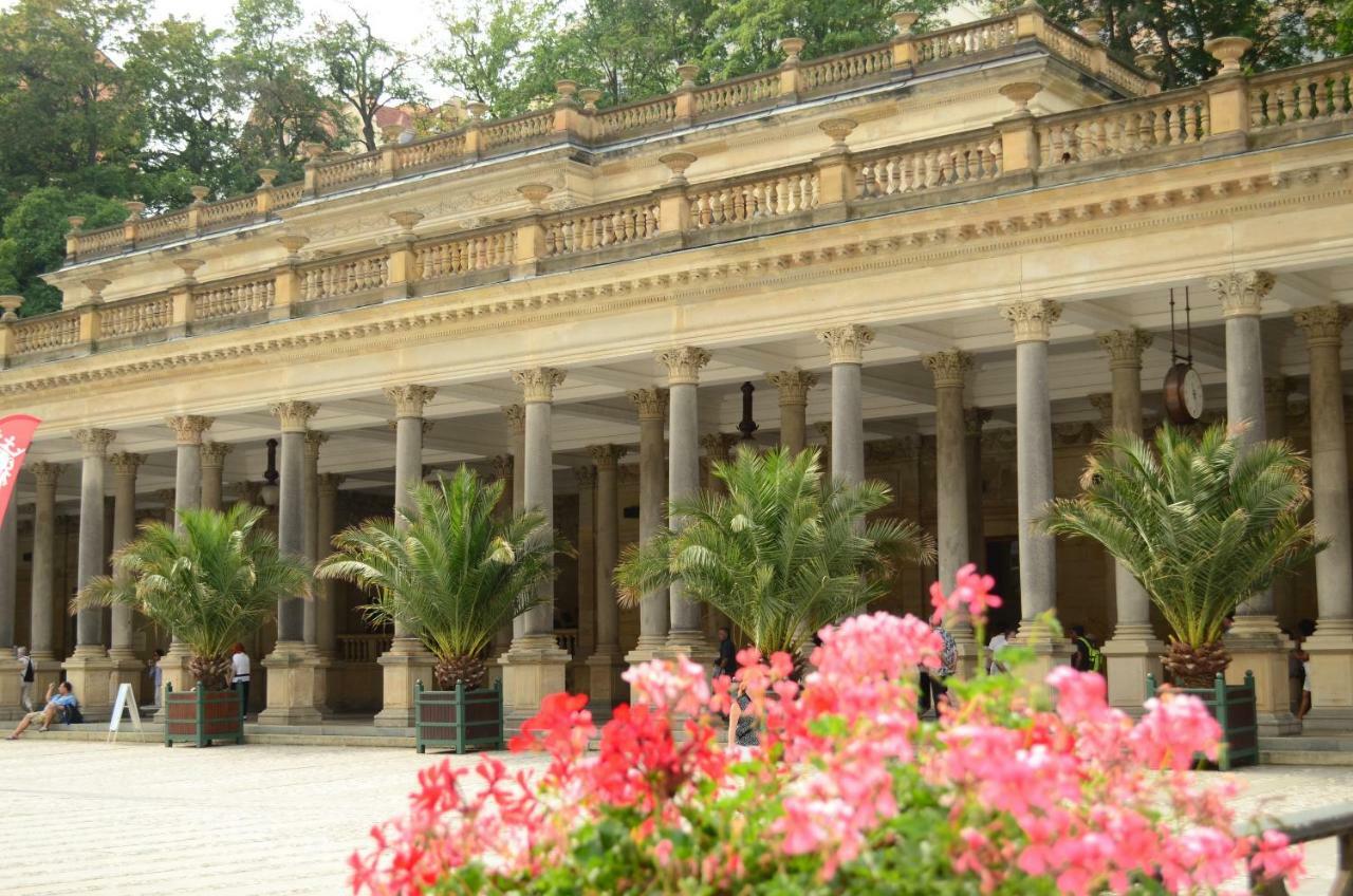Hotel Petr Karlovy Vary Luaran gambar