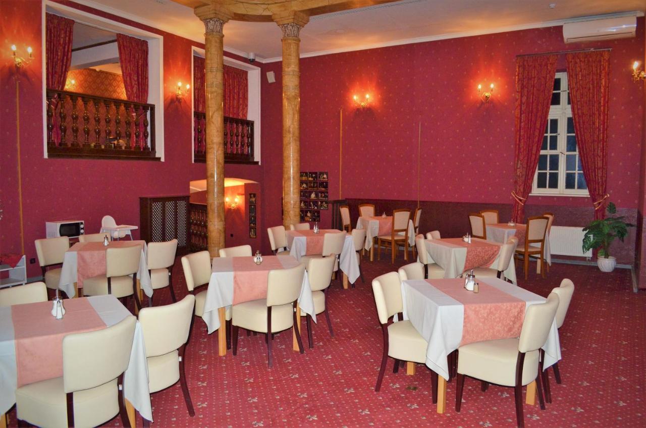 Hotel Petr Karlovy Vary Luaran gambar